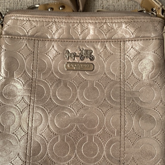 Coach gold small crossbody bag - Picture 2 of 11